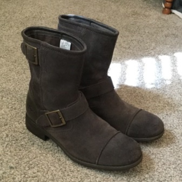 Men’s Ugg Boots - Picture 1 of 8